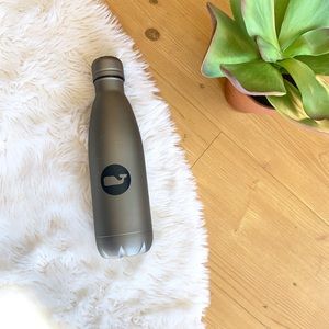 Vineyard Vines| Swell water bottle stainless steel